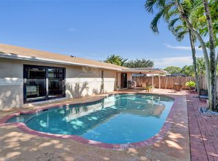 9350 NW 43rd Mnr, Sunrise, FL 33351