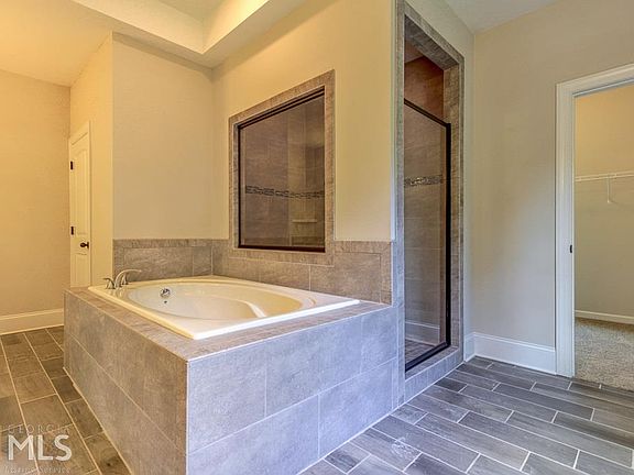5th image of 949 S Jeff Davis Dr #4