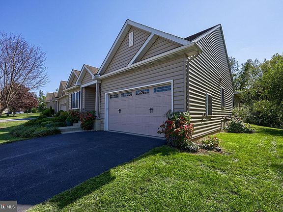 2nd image of 171 Waypoint Dr #229