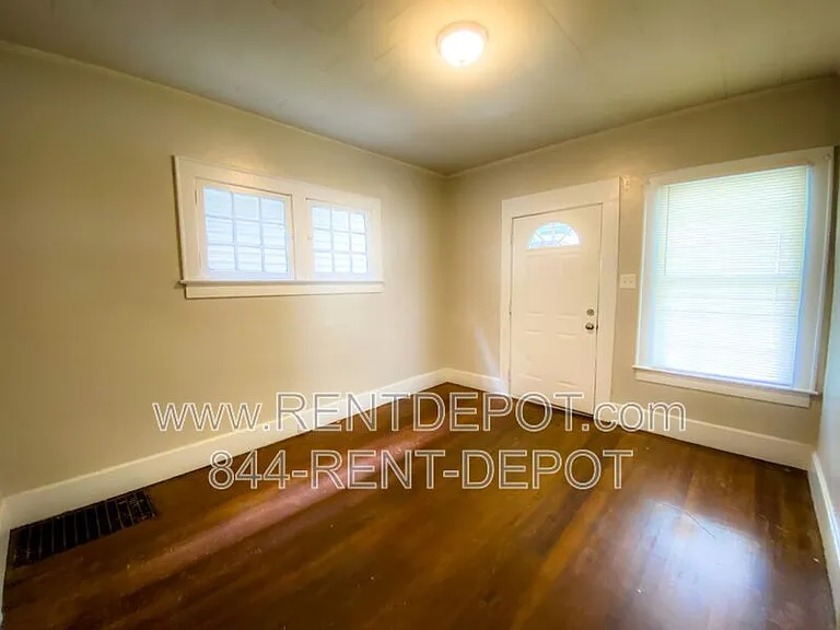 1415 E Indiana St — Photo 4