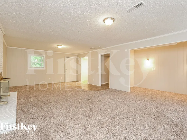 160 Rhyne Ct — Photo 9