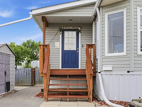 3rd image of 120 Springfield Cres