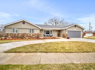 615 Lavinia Ln, Joliet, IL