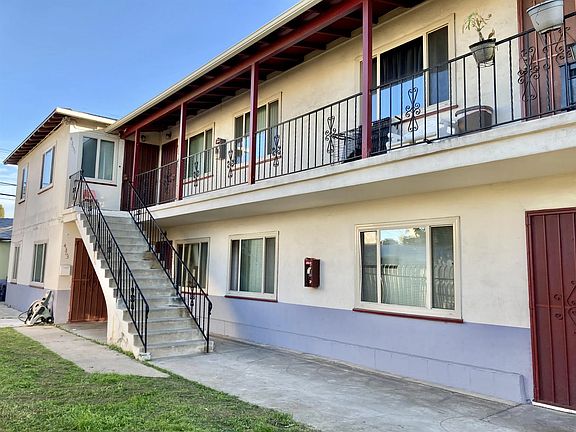 3rd image of 4361-65 Altadena Ave