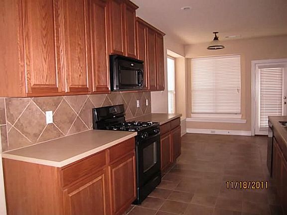 4th image of 4111 Lee Hutson Dr