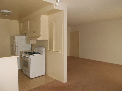 3rd image of 1423 S Saltair Ave APT 7