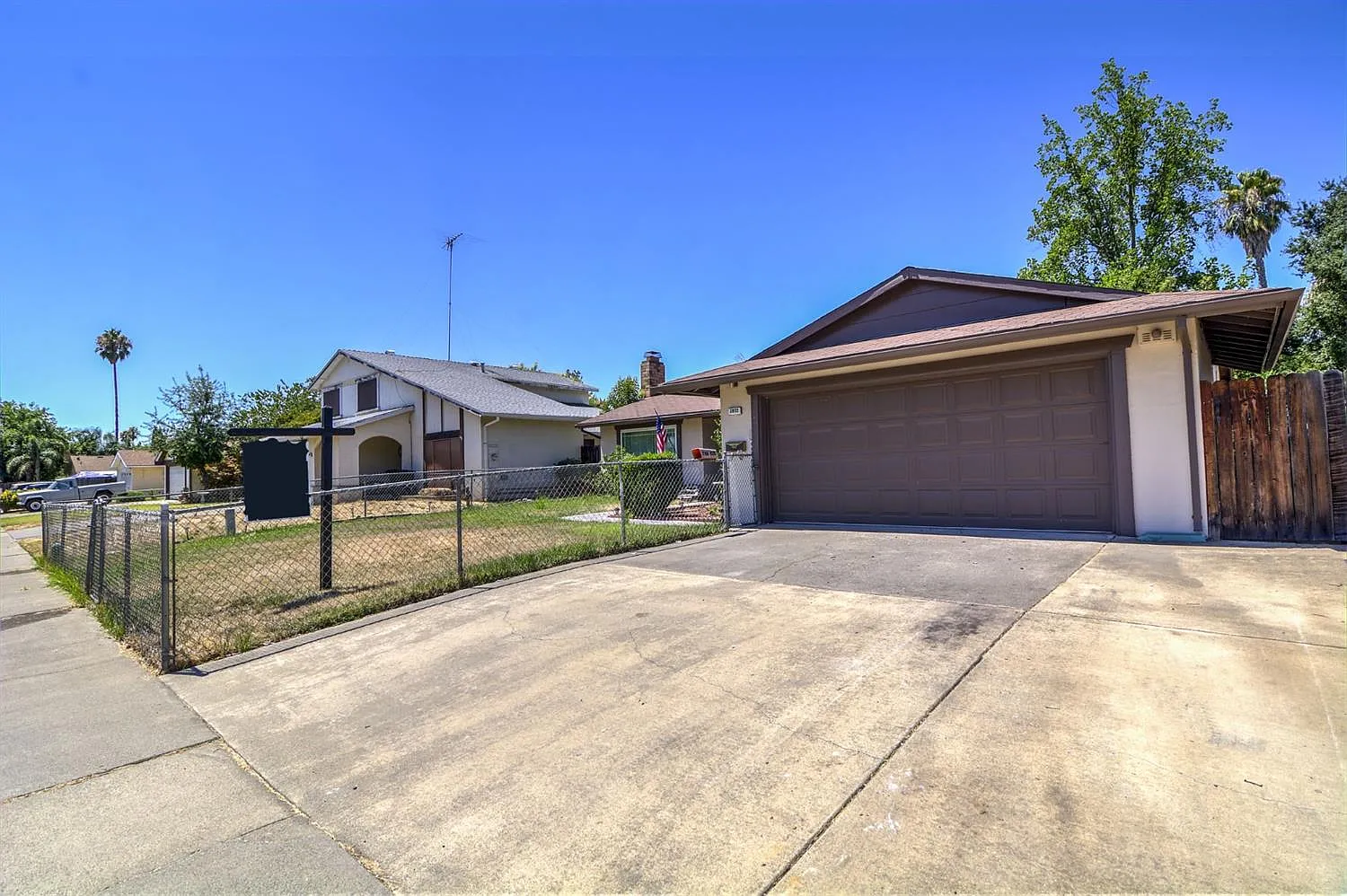 2872 Hyannis Way photo 1