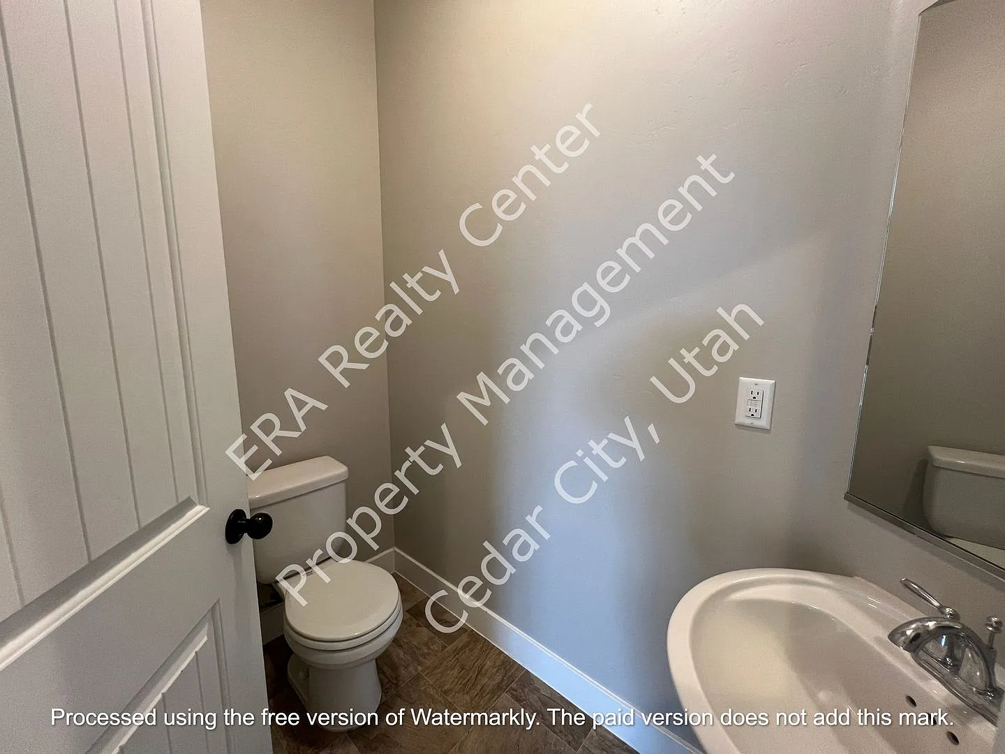 3 Bed 2.5 Bath Townhome off Main Street — Photo 3