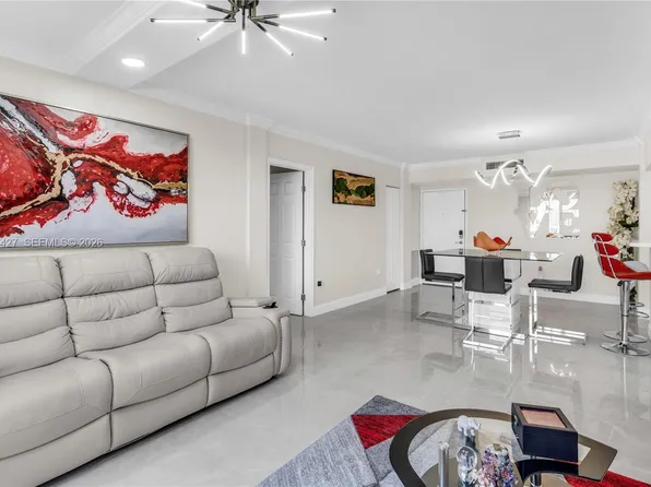 6701 NW 169th St APT B303, Hialeah, FL 33015