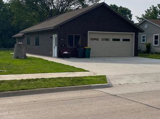 208 S Winnebago St E, Lake Mills, IA 50450