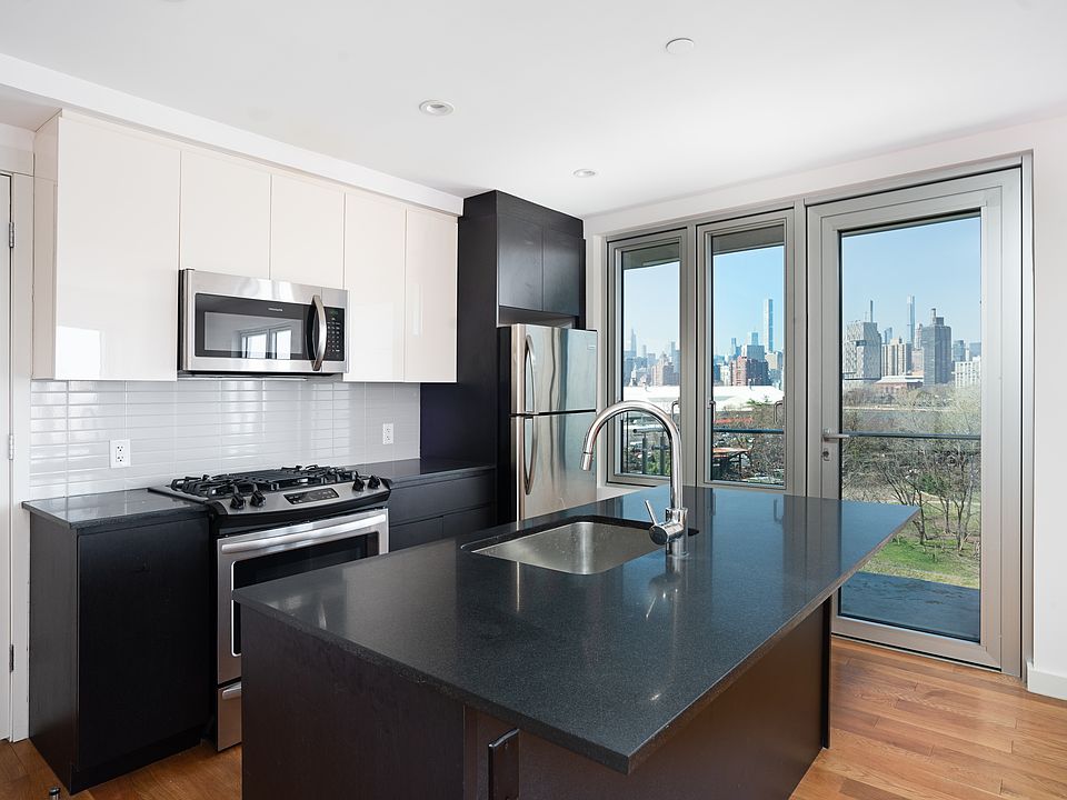 1st image of 31-43 Vernon Blvd #601
