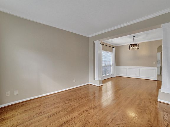 2nd image of 1618 Deer Valley Cir