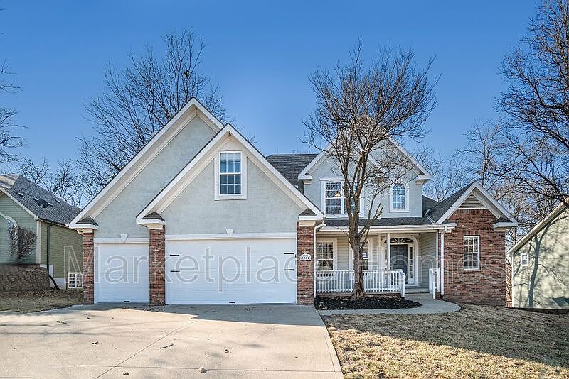 1st image of 3304 W Devonshire Dr