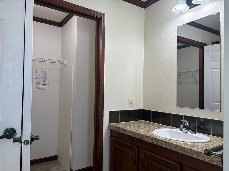 2050 Four Seasons Dr #153 — Photo 11