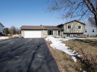 12645 Willow Ln, Genoa, IL 60135