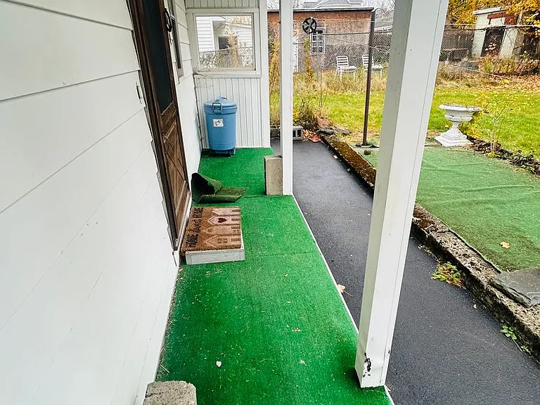 219 W Main St — Photo 16