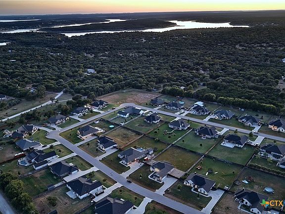 4th image of 211 Sand Flat Ln