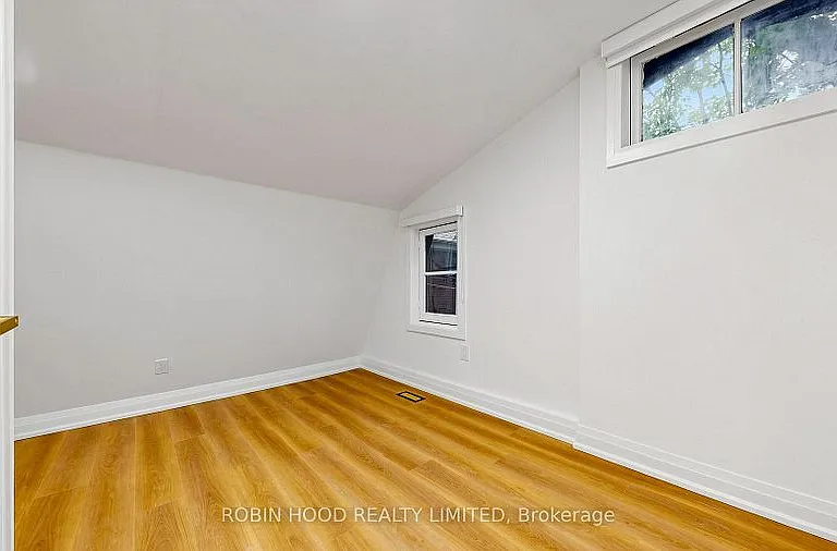 8 Laxton Ave #2 — Photo 14