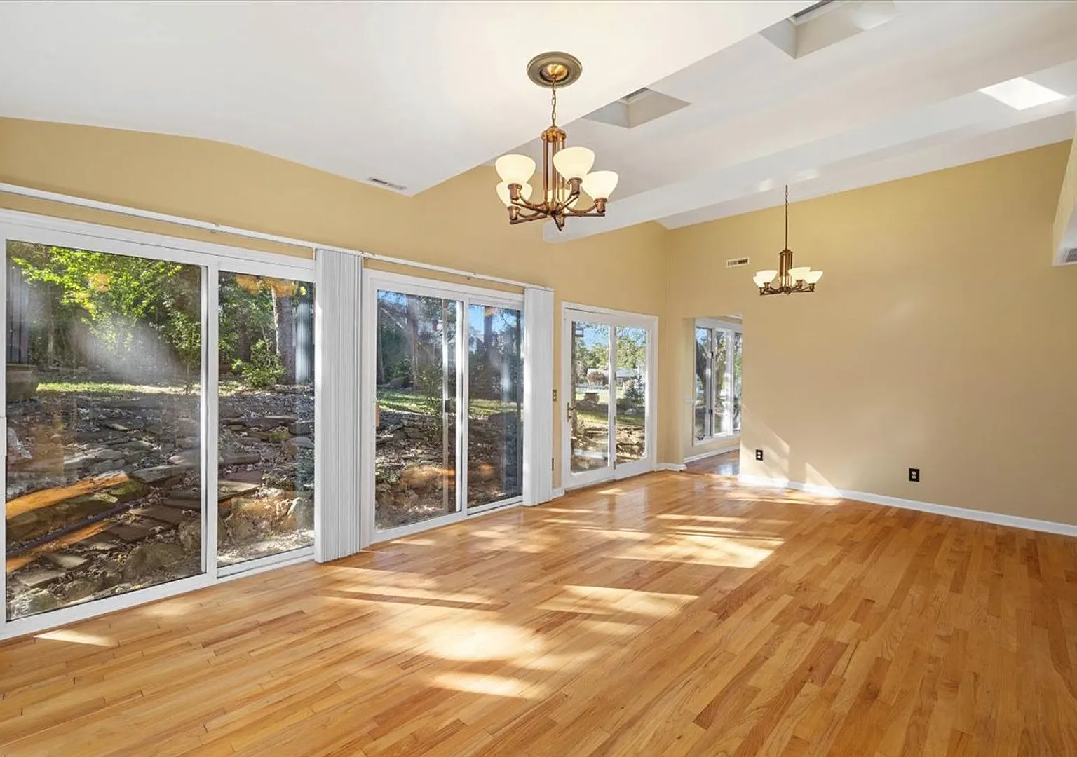 Sun-Soaked Living in Meadow Run — Photo 4