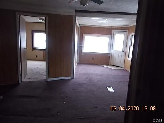 4th image of 32651 Railroad St