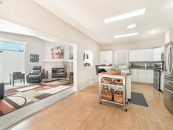 3rd image of 300 SW 7th Ave 1012 #1012