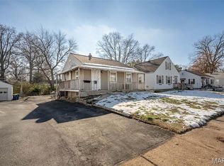 10212 Saint Arthur Ln, Saint Ann, MO 63074