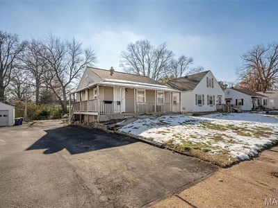 10212 Saint Arthur Ln, Saint Ann, MO, 63074