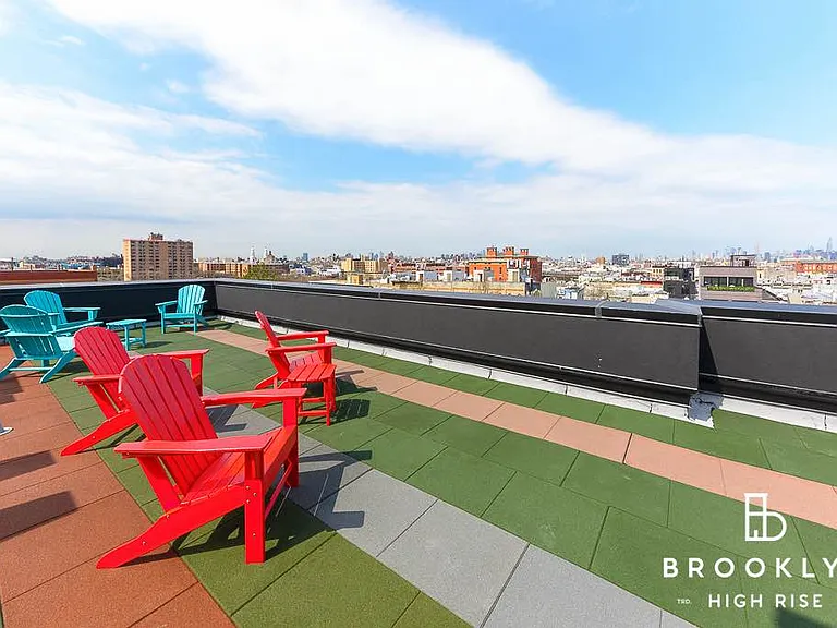 1461 Gates Ave #1F — Photo 11