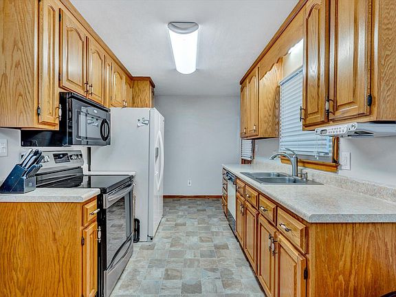 5th image of 2153 Bruce Ave