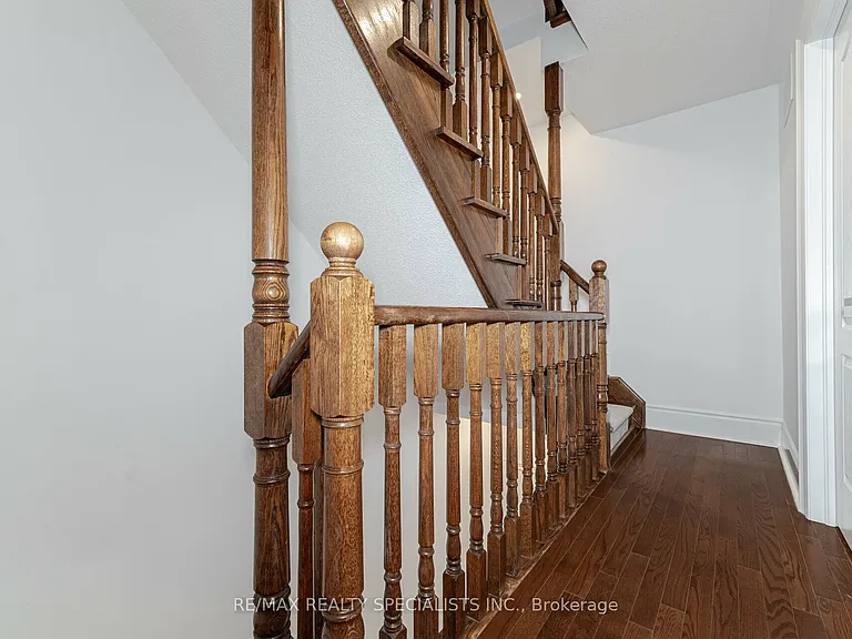 8C Clairtrell Rd — Photo 15