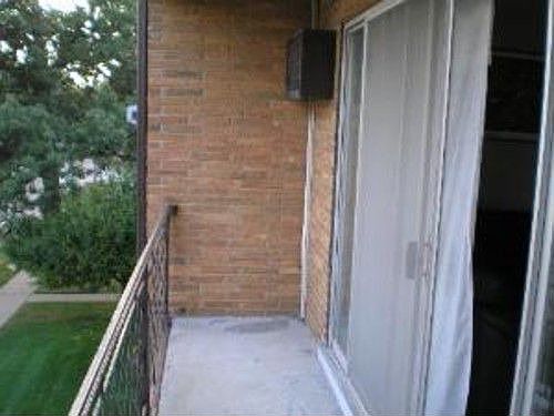2nd image of 5334 W 96th St APT 303