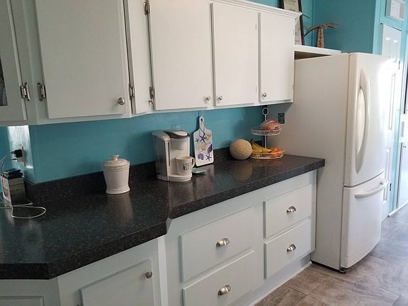 3rd image of 375 Plantation Landings Dr