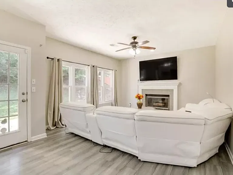7136 Woodstone Dr — Photo 12