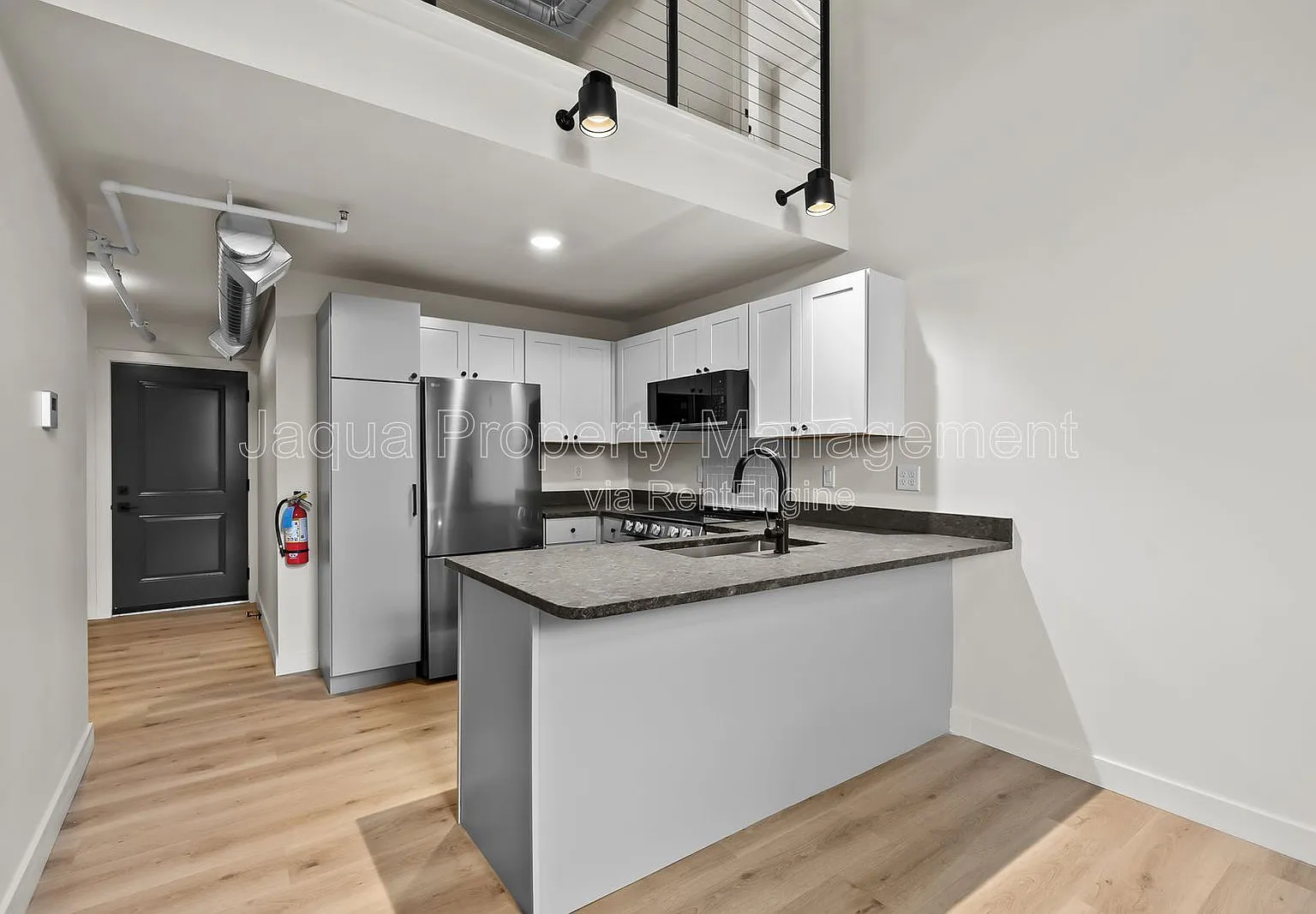 1 bed, 1.5 bath, 900 sqft, $1,895 — Photo 4