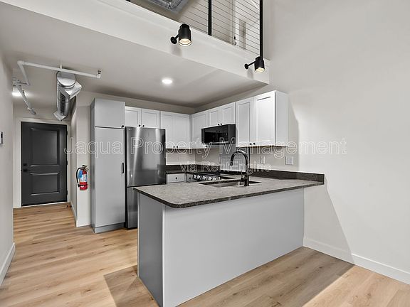 4th image of 266 E Michigan Ave #402