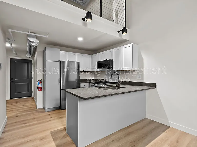 266 E Michigan Ave #402 — Photo 4