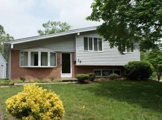 17 Leymar Rd, Glen Burnie, MD 21060