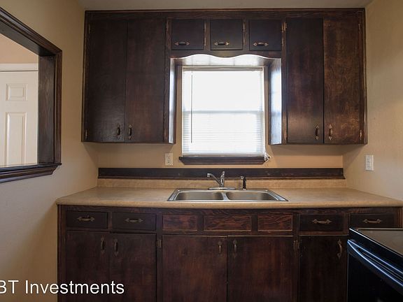 3rd image of 903 S 19th St APT E