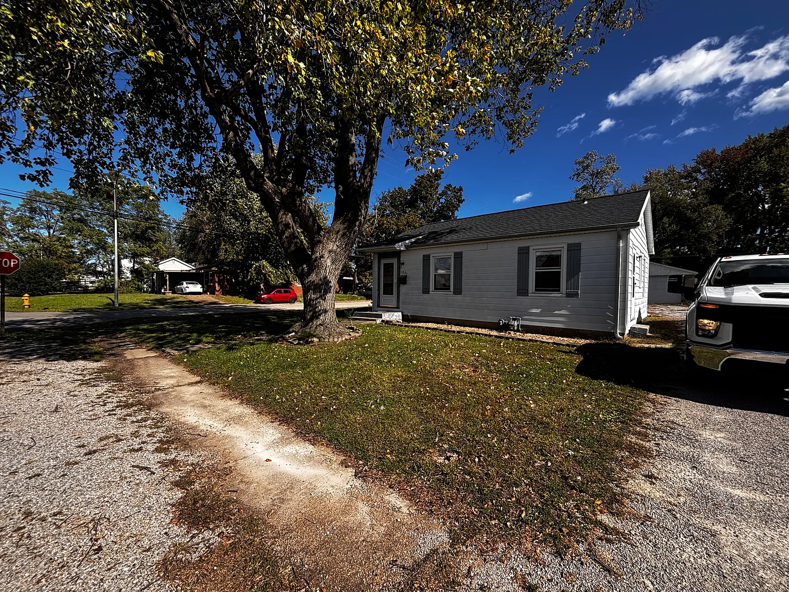 1921 Harding Ave photo 1