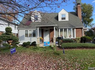 10-11 4th St, Fair Lawn, NJ 07410