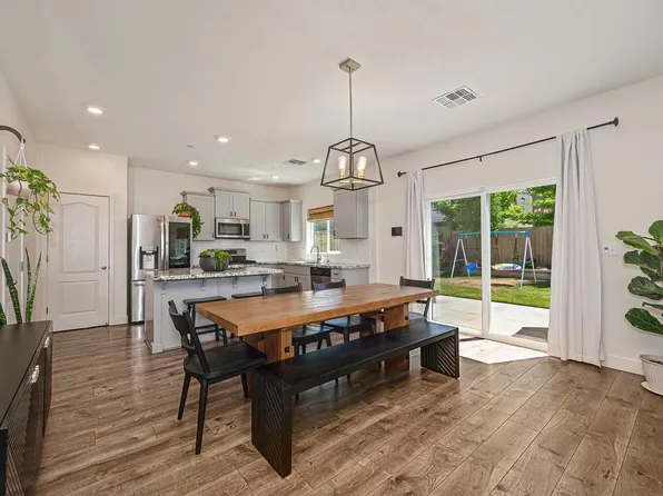 4024 Fairgrove Ln, Roseville, CA 95747