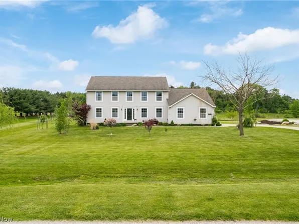 5240 Summerwood Dr, Seville, OH 44273