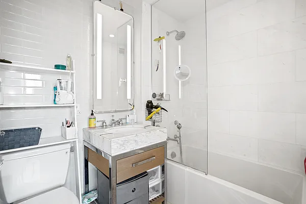 Rented by Douglas Elliman | media 22