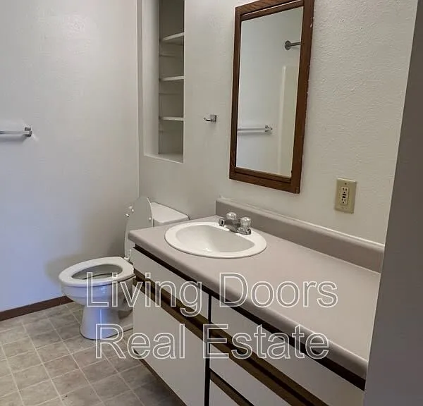 607 S Washington St #8 — Photo 17