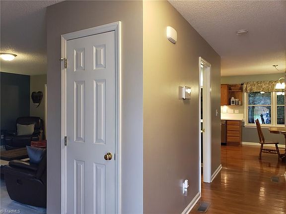 5th image of 6092 Yeaton Glen Dr
