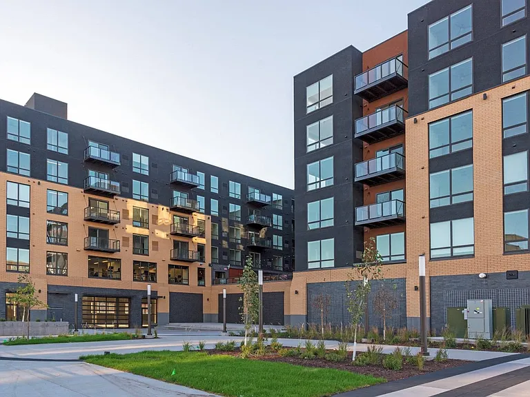 The Arlow on Kellogg — Photo 47