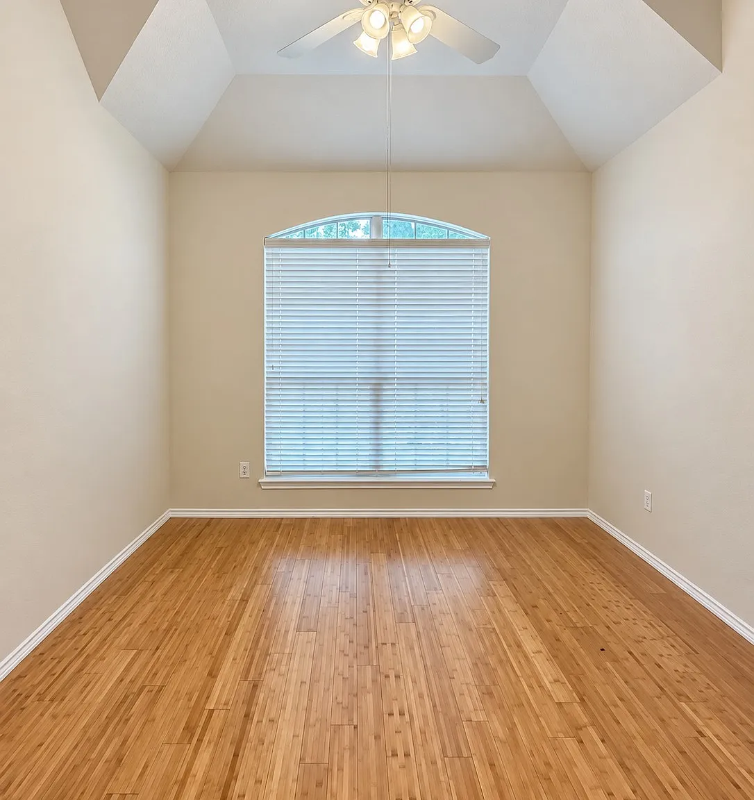 4 bed, 2141 sqft, $2,650 — Photo 3