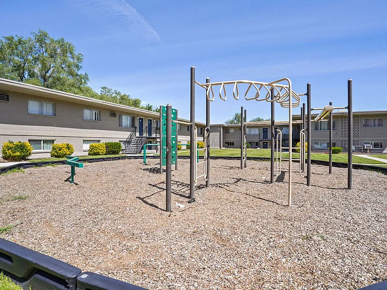 Jordanaire Apartments — Photo 7