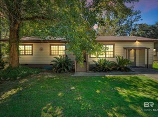 610 Johnson Ave, Fairhope, AL 36532