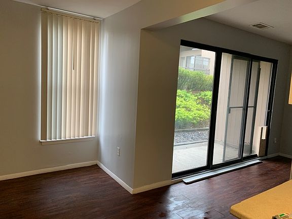 5th image of 66 Shrewsbury Green Dr Unit A